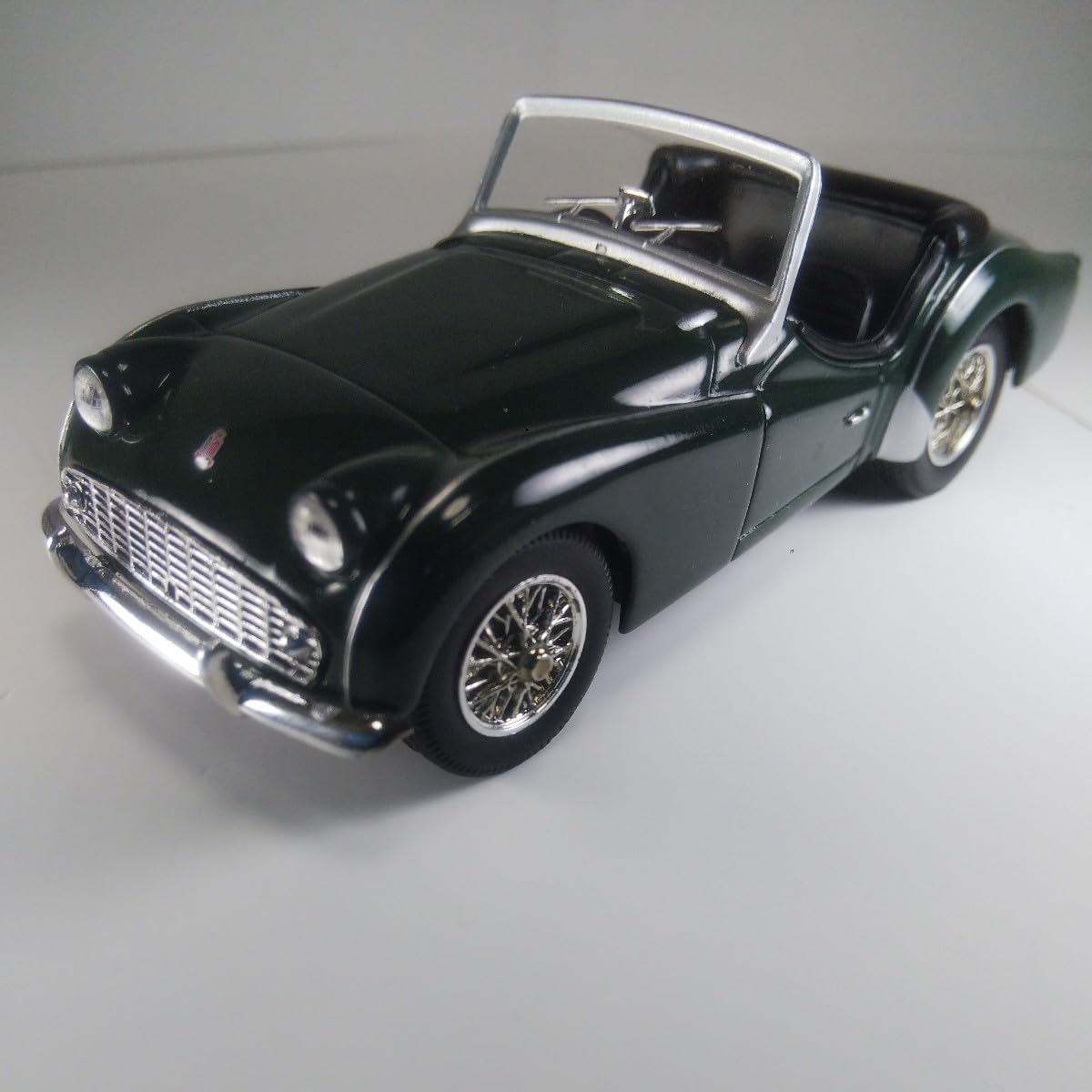 Kyosho ok蔵出し☆京商1/18トライアンフTriumph TR3 1959ルマン#26